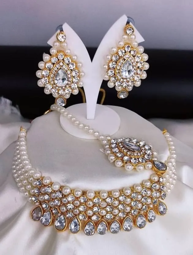 Alloy jewel set with white stones | MANATH