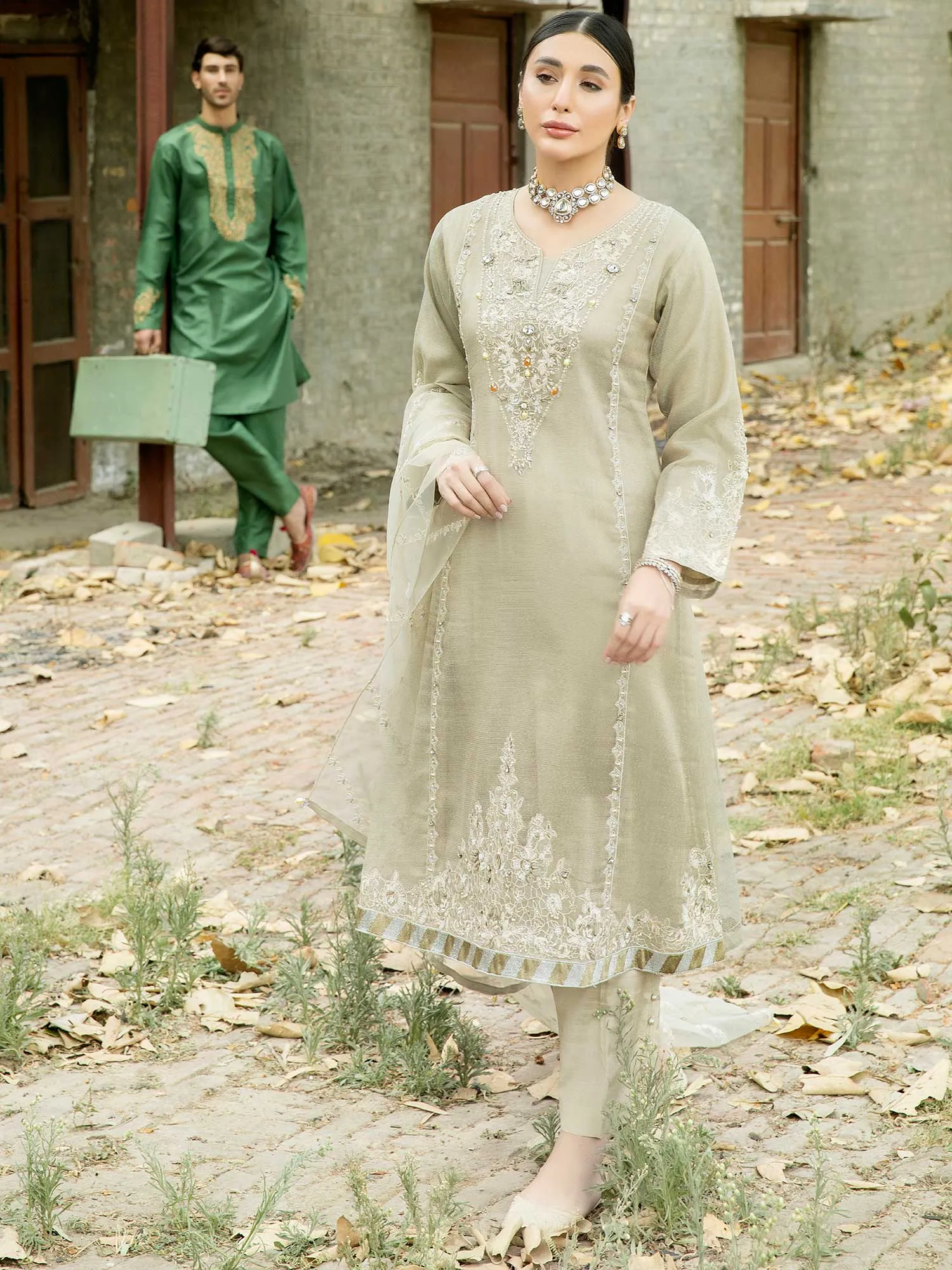 Ally's "Aghaz E Safar" Beige Zari Net Festive 3-Piece Suit (AL-3532)