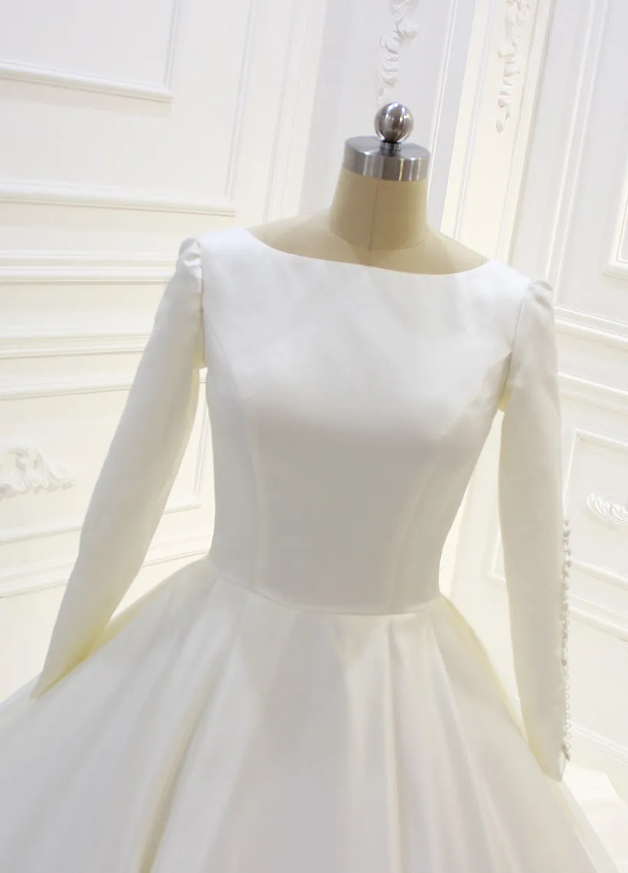 AM074 Long Sleeve Satin Simple Elegant Backless satin luxury Wedding Dress