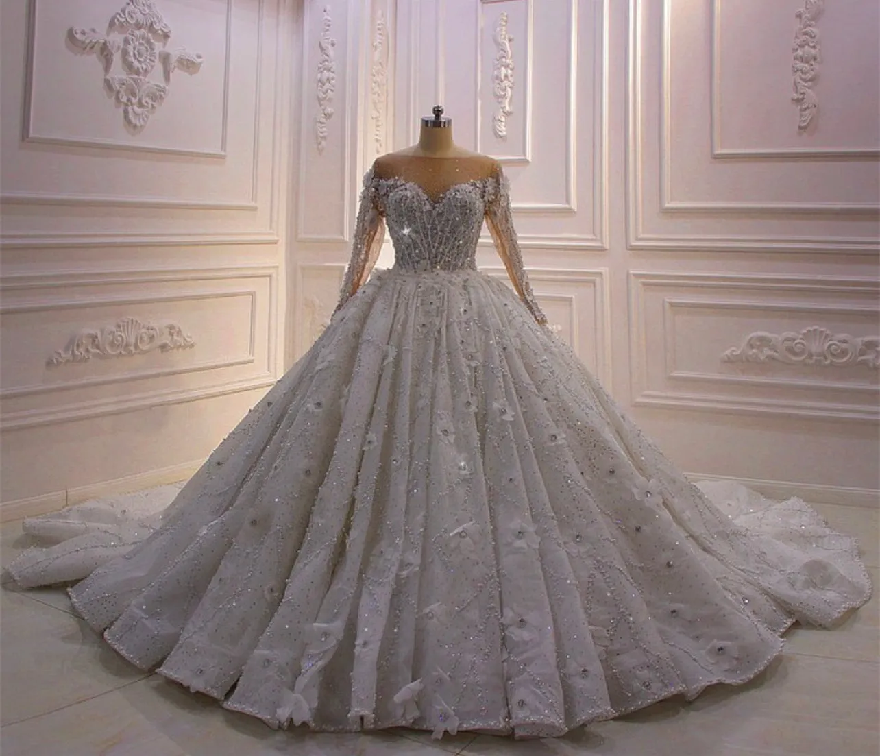 AM550 Long Sleeve Swarovski Rhinestone Crystal Luxury Ball Gown Wedding Dress