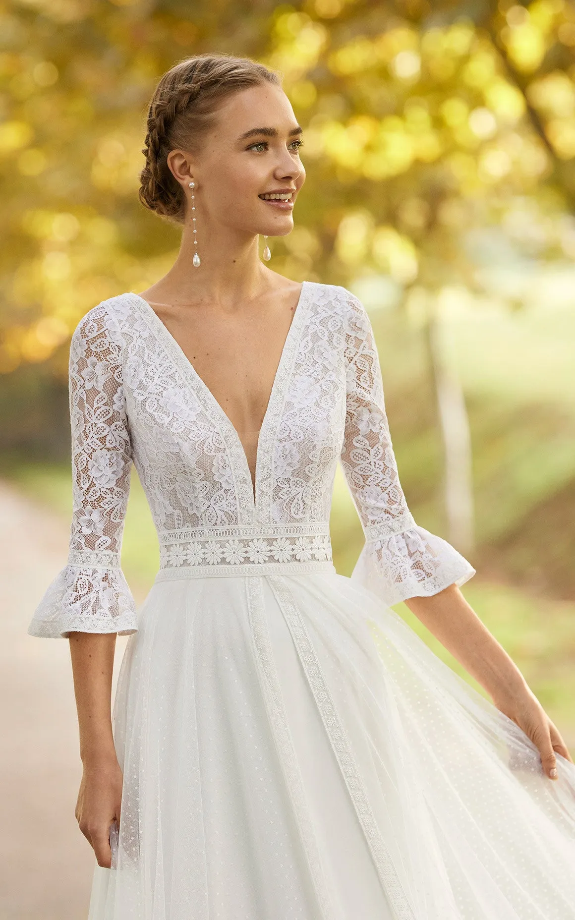 Bohemian A-Line V-neck Tulle Wedding Dress With Button Back And Appliques-716726