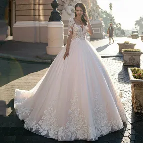 Elegant Pearls Beadings Applique Ball Gown Wedding Dress