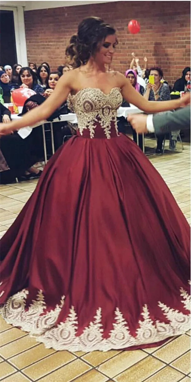 Gold Lace Appliques Sweetheart Burgundy Satin Quinceanera Dresses Ball Gowns